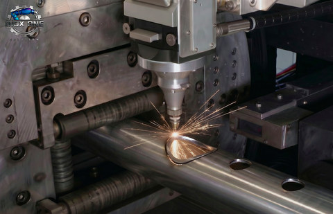 Taglio laser tubo a Parma per tubi e profili metallici
